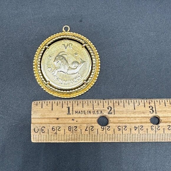 Vintage Capricorn Horoscope Necklace Pendant Goat Gold Toned Zodiac 1970s - Picture 7 of 7